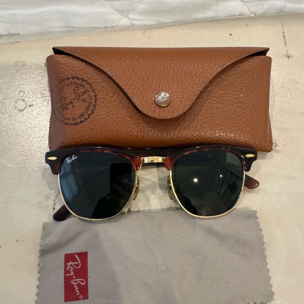 Ray-Ban Classic Tortoise and Gold Sunglasses